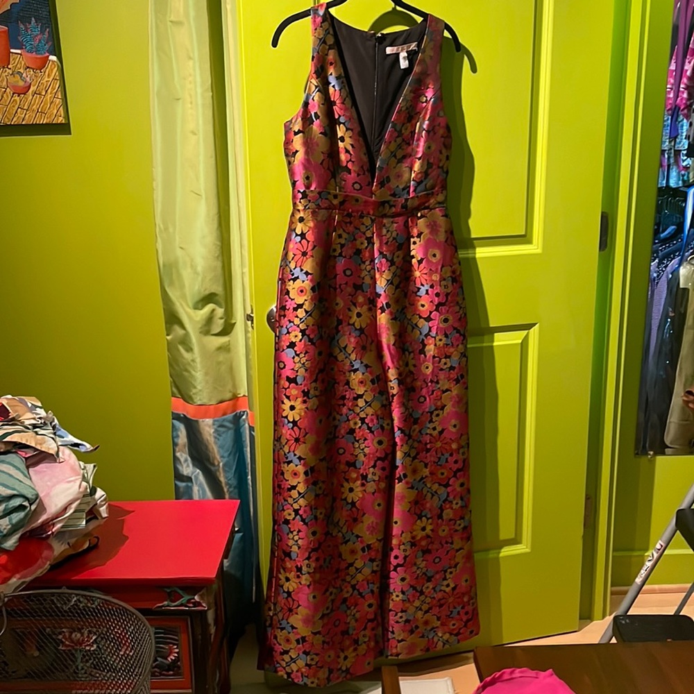 Anthropologie jumpsuit, wide leg, sleeveless, plunge neck size 8 never worn